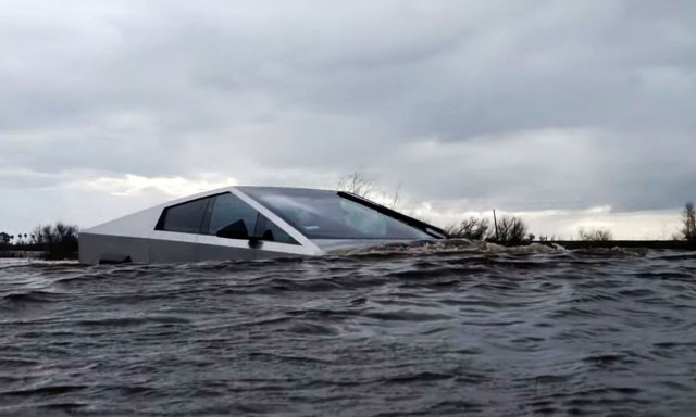 To Tesla Cybertruck γίνεται και… αμφίβιο!