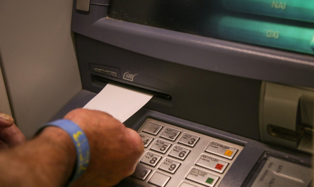 Τράπεζες: «Παγώνουν» για έξι μέρες οι συναλλαγές, κίνδυνος για τις μισθοδοσίες και το «δώρο Πάσχα»