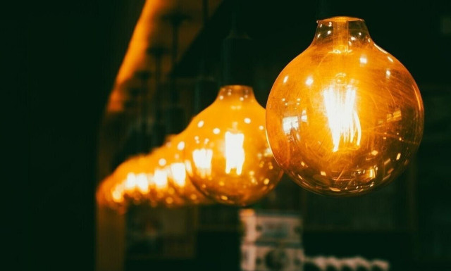 ΡΑΑΕΥ: Πως θα συγκρίνετε τα τιμολόγια ηλεκτρικής ενέργειας και φυσικού αερίου