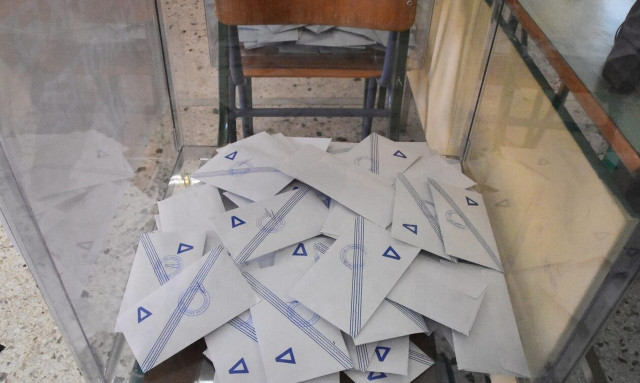 Δημοσκόπηση MRB: Οι συσπειρώσεις κι οι διαρροές των κομμάτων πριν τις ευρωεκλογές