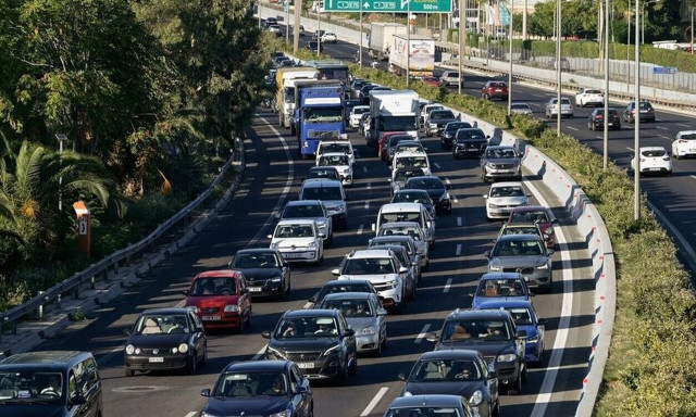Κίνηση: Ακινητοποιημένο όχημα στην Ε.Ο Αθηνών-Κορίνθου - Πού παρατηρούνται καθυστερήσεις