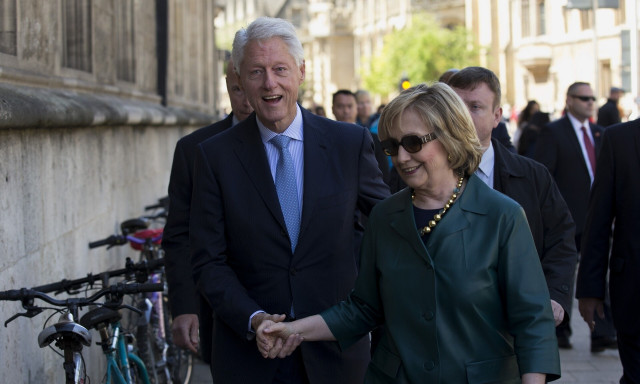 ΗΠΑ: Επίθεση στον Μπιλ Κλίντον και τη Χίλαρι - «Σούπερ αρπακτικό, είσαι υποστηρικτής γενοκτονίας»