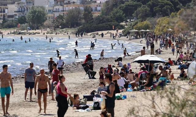 Καιρός: Πού έδειξε 30°C το θερμόμετρο – Η πρόγνωση για την Κυριακή