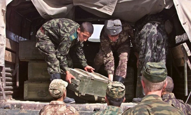 Το Τατζικιστάν απορρίπτει τους ρωσικούς ισχυρισμούς ότι η Ουκρανία στρατολογεί πολίτες του