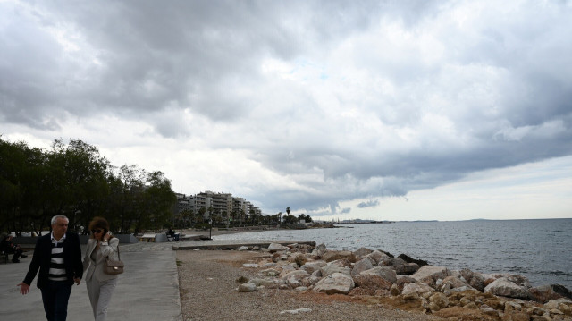 Ο καιρός σήμερα: Παραμένει η άνοιξη αλλά με νεφώσεις και λίγες βροχές στα βόρεια