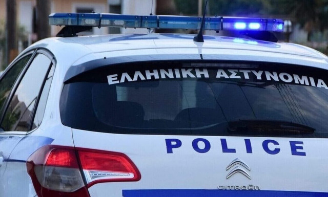 Εφιάλτης για ζευγάρι ηλικιωμένων στη Βούλα - Τους έδεσαν και τους κλείδωσαν σε αποθήκη
