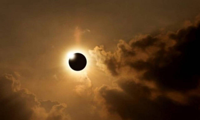 Ολική έκλειψη ηλίου σήμερα - Πού θα είναι ορατή, πώς θα την παρακολουθήσετε