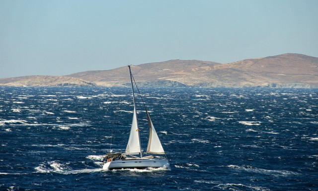 Καιρός: Δευτέρα με θυελλώδεις βοριάδες και πτώση της θερμοκρασίας