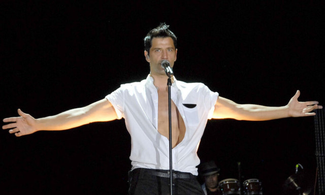 Ο Σάκης Ρουβάς πάει Survivor - «Βόμβα» από τον Ατζούν Ιλιτζαλί