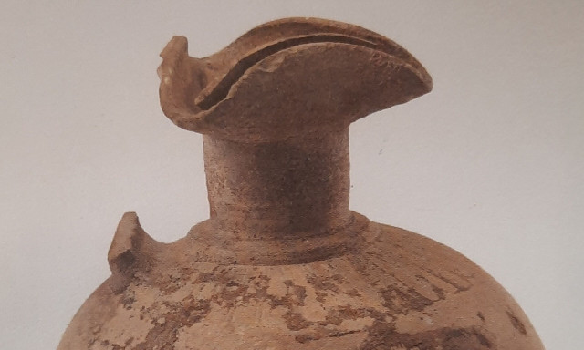 Επαναπατρίστηκε πρωτοκορινθιακή οινοχόη που είχαν κλέψει οι Γερμανοί εισβολείς το 1943