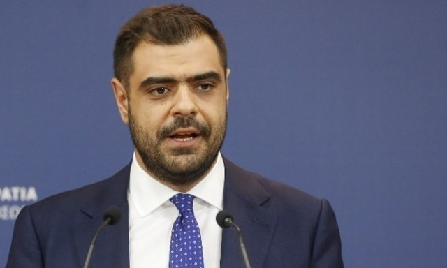 Live η ενημέρωση των πολιτικών συντακτών από τον Παύλο Μαρινάκη