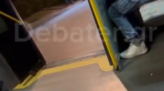 Και άλλο περιστατικό με λεωφορείο της γραμμής να κινείται με ανοιχτές τις πόρτες (vid)