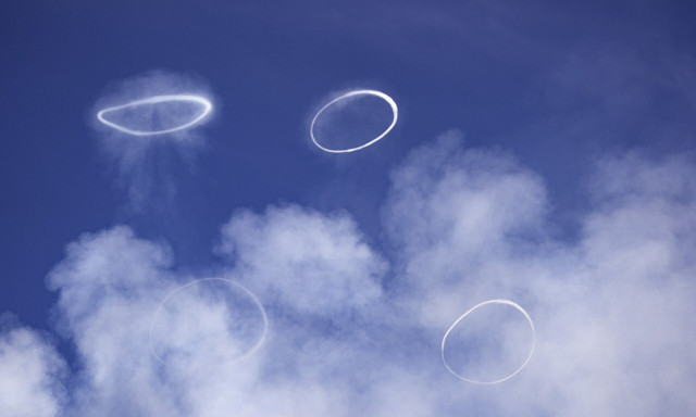 Αίτνα: Εκτοξεύει γιγάντια δαχτυλίδια καπνού - Το φαινόμενο με τους «δακτυλίους ηφαιστειακής δίνης»