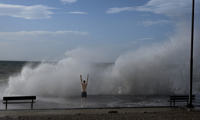 Καιρός - Μαρουσάκης: Ηλιοφάνεια με πολλούς και δυνατούς βοριάδες - Αστάθεια από την Κυριακή