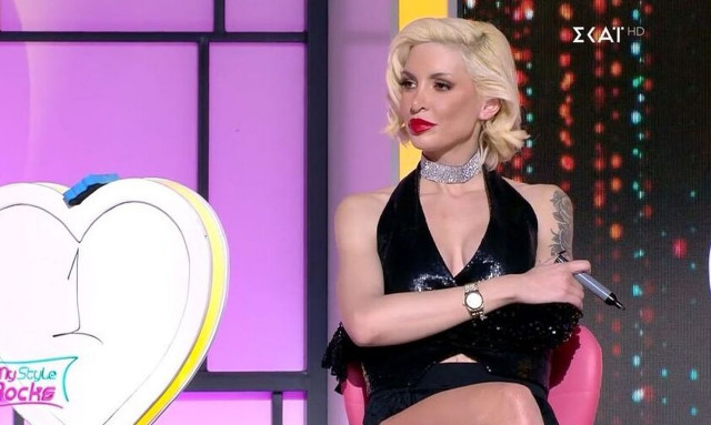 My Style Rocks - Φωτεινή σε Νικολίνα: «Μου θυμίζεις Τσάρλι Τσάπλιν, το παπούτσι είναι τραγικό»