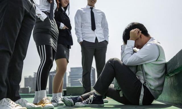 Εθνικό σχέδιο κατά του bullying: «Σπάστε τη σιωπή» - Τα νέα μέτρα για αποβολές, απουσίες και κινητά