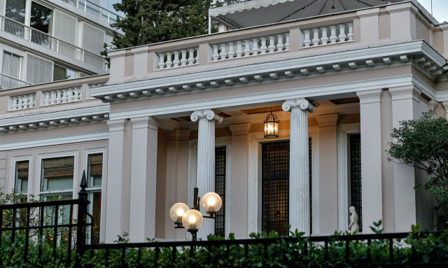 Κυβερνητικές πηγές κατά Κασσελάκη: Κάθε φορά οι οικονομολόγοι να απομακρύνονται από τις τηλεοράσεις