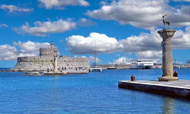 Rodos Week: «Άνοιξαν» οι αιτήσεις για διακοπές στην Ρόδο – Ποιοι είναι οι δικαιούχοι