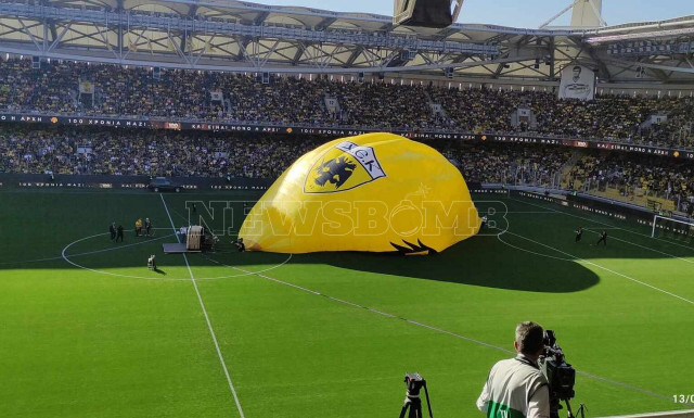 100 χρόνια ΑΕΚ: Το επιβλητικό αερόστατο στο κέντρο της «OPAP Arena» (video)