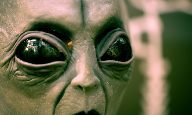 Αστροναύτης της NASA: Εξωγήινοι απέτρεψαν την ανθρωπότητα από πυρηνικό πόλεμο