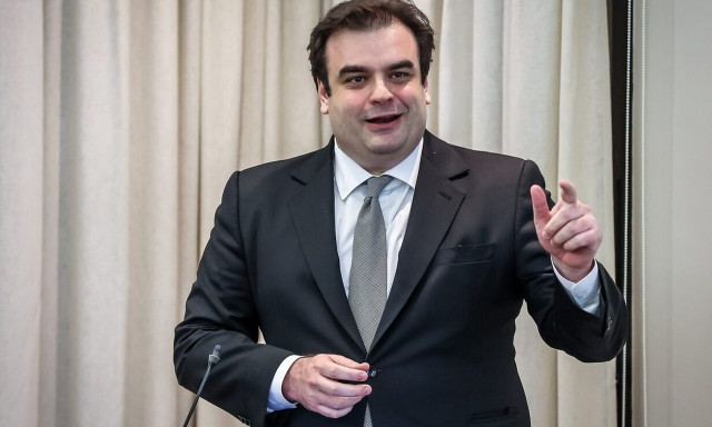 Πιερρακάκης: Εφαρμόζεται άμεσα το ψηφιακό φροντιστήριο