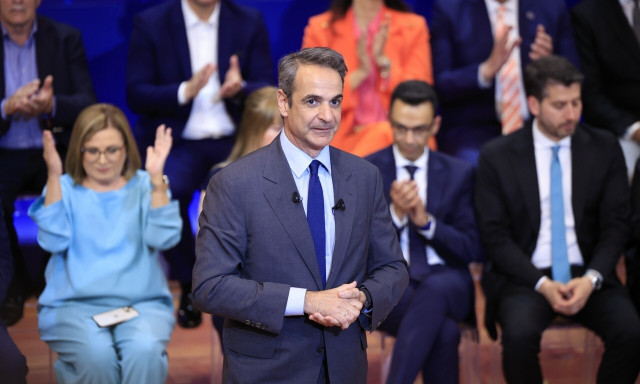 PM Mitsotakis presents New Democracy's European election ballot paper