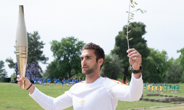 Η Toyota είναι ο επίσημος συνεργάτης μετακίνησης της Ελληνικής Ολυμπιακής Λαμπαδηδρομίας