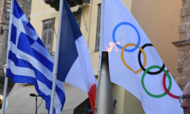 Ολυμπιακή Φλόγα: Το ταξίδι της στην Ελλάδα - Από την Αρχαία Ολυμπία στο Παναθηναϊκό Στάδιο