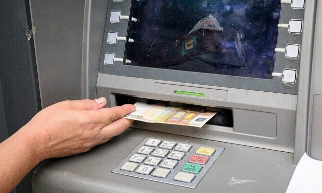 ΔΥΠΑ: Ξεκινά σήμερα Παρασκευή η καταβολή δώρου Πάσχα και επιδομάτων