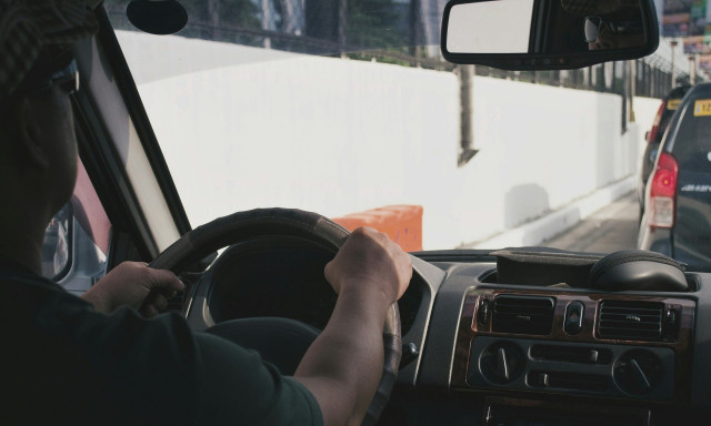 «Ζούγκλα» οι δρόμοι της Αθήνας – Άγριοι καβγάδες μεταξύ οδηγών, βγαίνουν και όπλα!