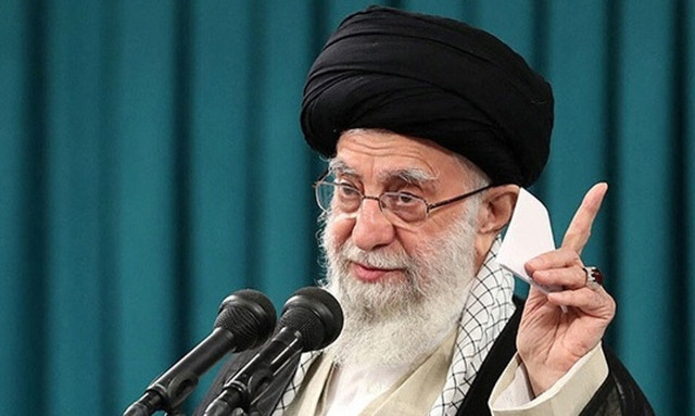 Χαμενεΐ μετά την επίθεση του Τελ Αβίβ: Το Ιράν θα πρέπει να επιδείξει τη δύναμή του στο Ισραήλ