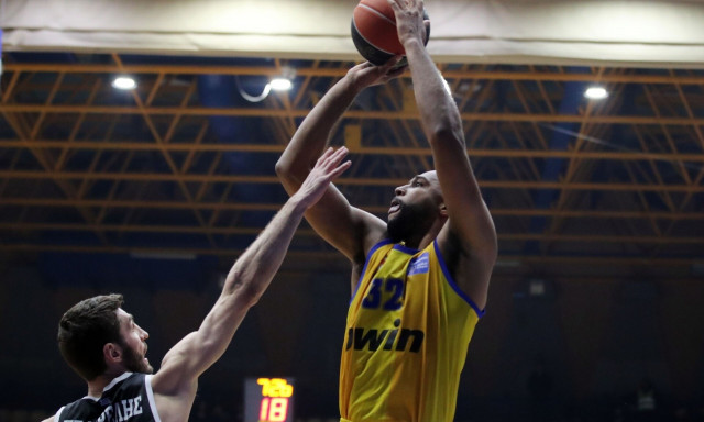 Basket News: «Ο Τρέβορ Τόμπσον του Περιστερίου αναζητείται απ’ την αστυνομία»