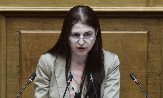 Αγγελική Δεληκάρη: Η Νίκη ανέστειλε την κομματική ιδιότητα της γυναίκας που χαστούκισε τη βουλευτή