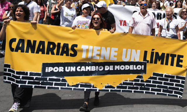 Κανάρια Νησιά: Χιλιάδες διαδηλωτές κατά του υπερτουρισμού - «Δεν θέλουμε να πεθάνει η Γη μας»