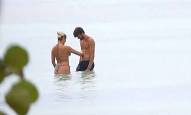 Survivor – Χρύσα Χατζηγεωργίου: Της έκανε unfollow ο σύντροφός της μετά τα χάδια με τον Φάνη