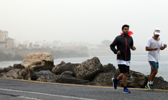 Καιρός: Τι είναι οι άνεμοι τύπου Φοέν που έρχονται από αύριο και εκτινάσσουν την θερμοκρασία