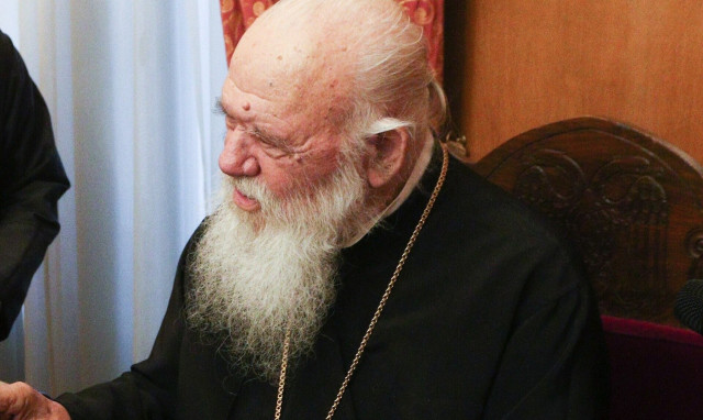 Ιερώνυμος για επιθέσεις σε πολιτικούς: Η Εκκλησία δεν εκδικείται, αλλά δεν φεύγει από τις θέσεις της