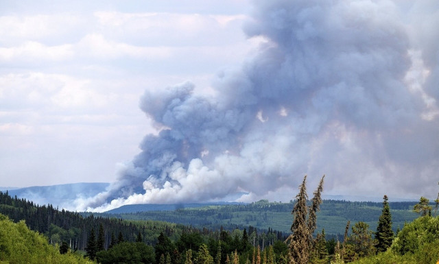 Αντιμέτωπος με μεγάλες πυρκαγιές ο Καναδάς – Φόβοι για καταστροφικό καλοκαίρι