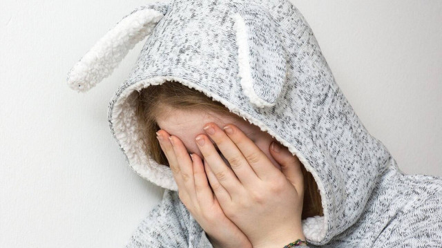 Νέα καταγγελία: Καθαρίστρια κατηγορείται ότι φωτογράφησε ημίγυμνο παιδί στις τουαλέτες σχολείου