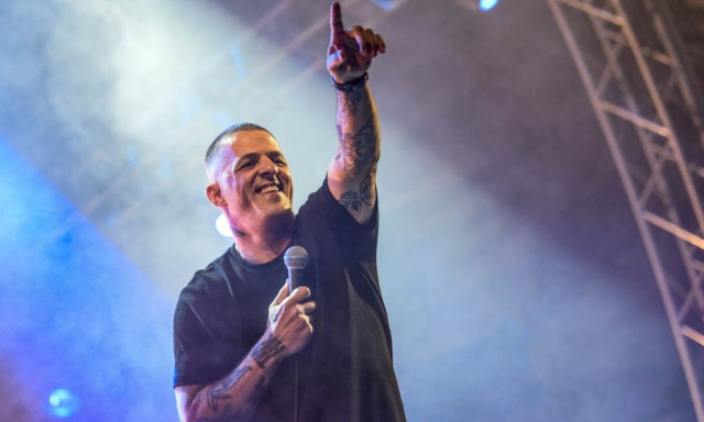 Ο Εισβολέας γιορτάζει 25 χρόνια στο Θέατρο Λυκαβηττού