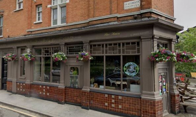 H παμπ στο Λονδίνο