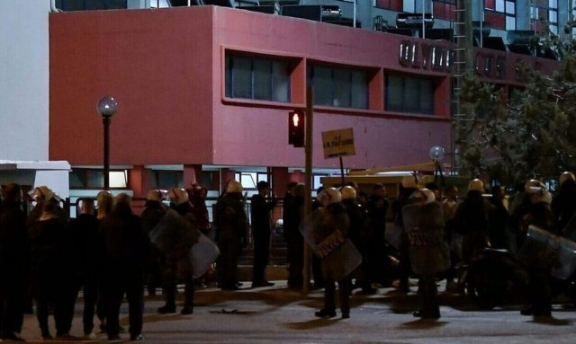 Δολοφονία Λυγγερίδη: Χούλιγκαν έβγαλε γκλοπ και χτύπησε αστυνομικό στου Ρέντη