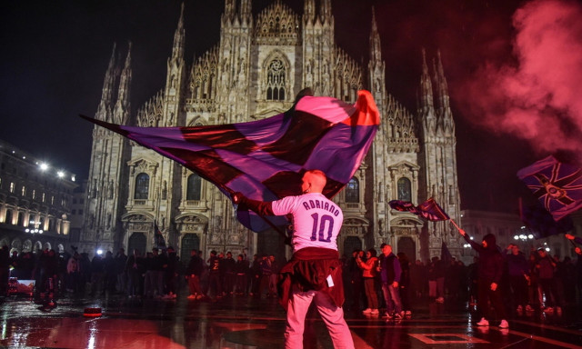 Ίντερ: Ξέφρενοι ολονύχτιοι πανηγυρισμοί στο Μιλάνο για το 20ό σκουντέτο - Δείτε εικόνες και βίντεο