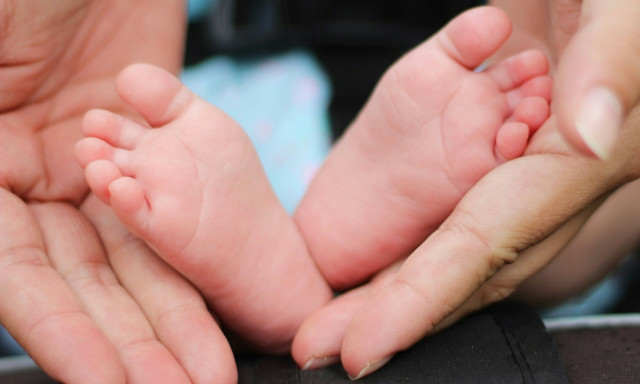 Κως: Θρήνος για το βρέφος που πέθανε – Νέα ιατροδικαστική ζητά το νοσοκομείο