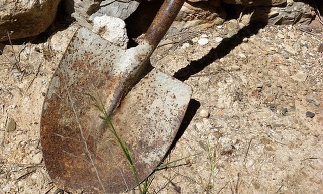 Χαλκιδική: Η στιγμή της επίθεσης με φτυάρι σε δημοτικό υπάλληλο (vid)