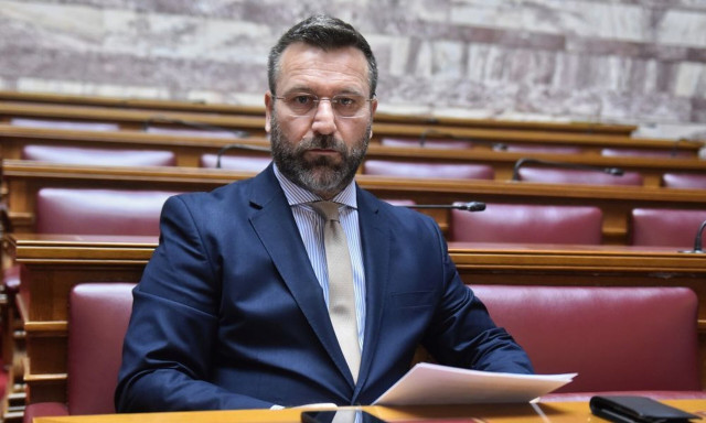 Πατέρας Κωνσταντίνου Φλώρου: Ο Βασίλης Γραμμένος προκάλεσε - Στημένο το επεισόδιο στη Βουλή