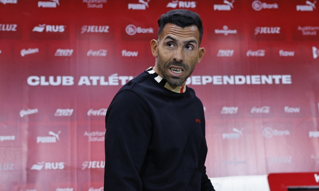 Κάρλος Τέβες: Εσπευσμένα στο νοσοκομείο με έντονους πόνους στο στήθος