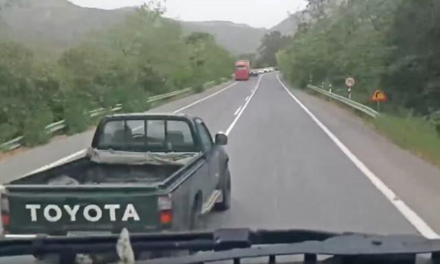 Δολοφονικές προσπεράσεις στην Κρήτη – Κόβουν την ανάσα τα δύο βίντεο του Γιάννη Λιονάκη