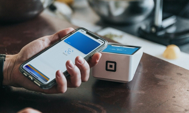 Μείωση 50% στις χρεώσεις των POS - Για ποιες συναλλαγές και σε ποιες περιπτώσεις