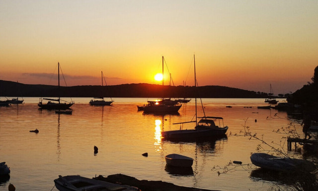 Το ψαροχώρι της Μαγνησίας με το υπέροχο ηλιοβασίλεμα